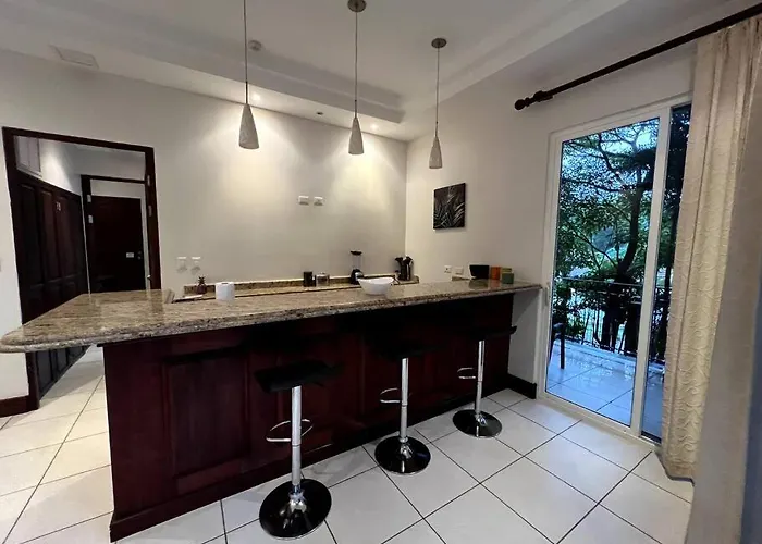 1 Bedroom With Pool And Walking Distance To Apartamento
