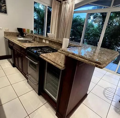 1 Bedroom With Pool And Walking Distance To
