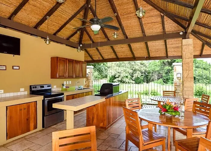 1 Bedroom With Pool And Walking Distance To Apartamento Tamarindo